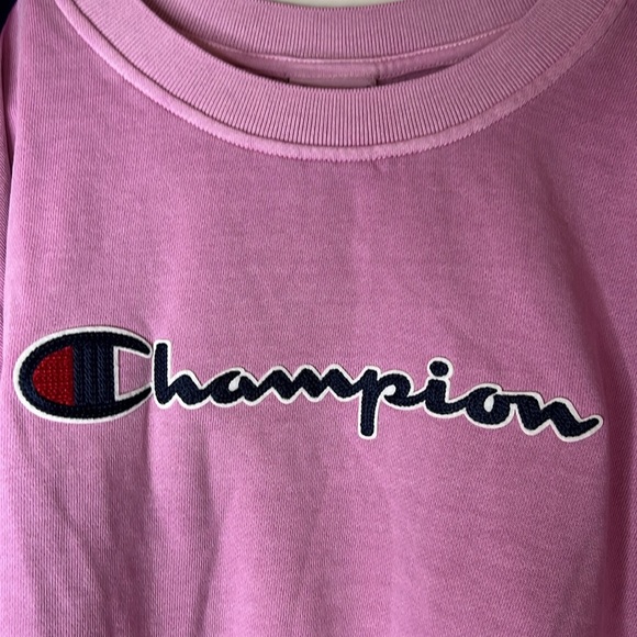 Champion Women's Pink Sweatshirt ✅NEW - Picture 2 of 9